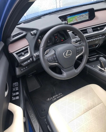 Lexus UX cena 205900 przebieg: 18000, rok produkcji 2022 z Ciężkowice małe 596